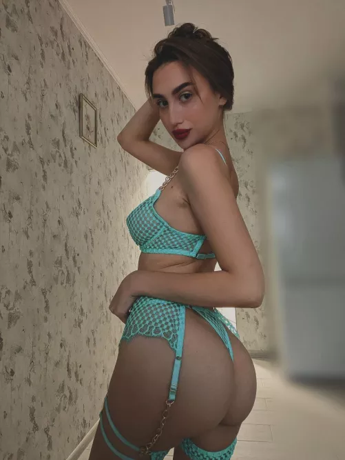 Fit and i've got natural perky tits, what more could you ask for ;)