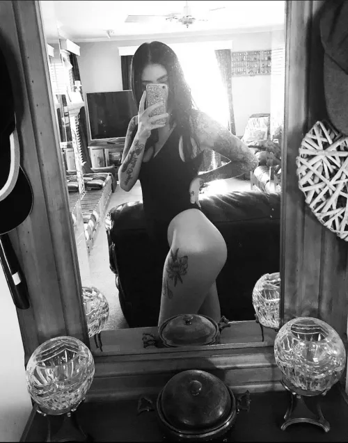 Fuckkk she drives me wild!!! 🖤🖤🖤