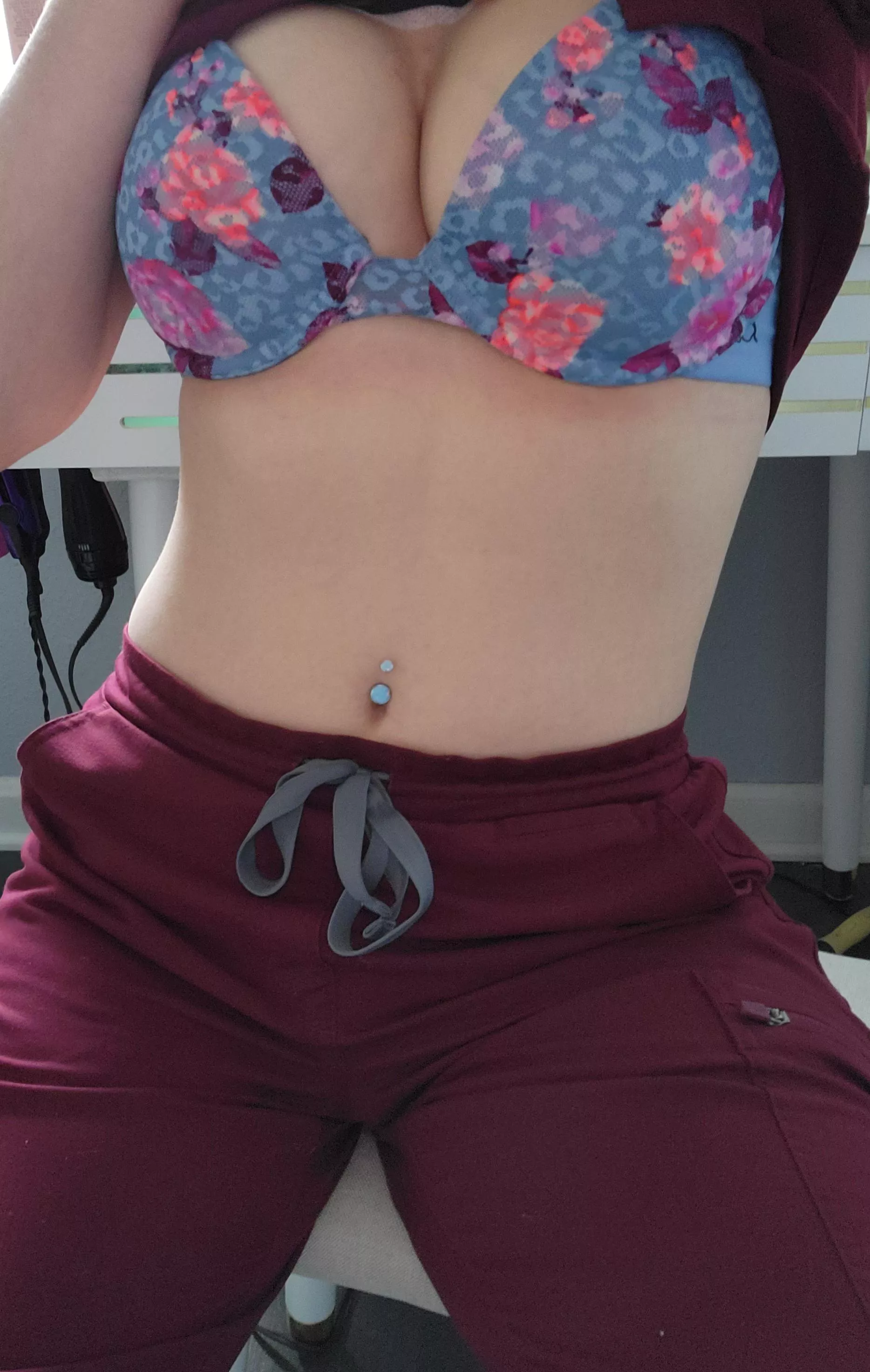 Got a little horny while getting ready for work😉