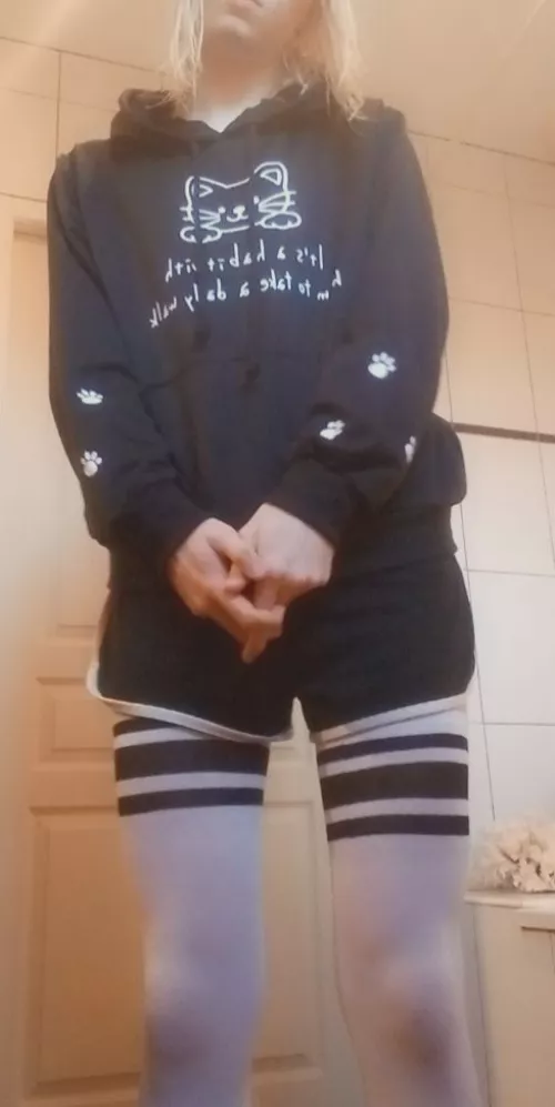 had this pic of myself, it isn't really good but I like this outfit so I post it :)