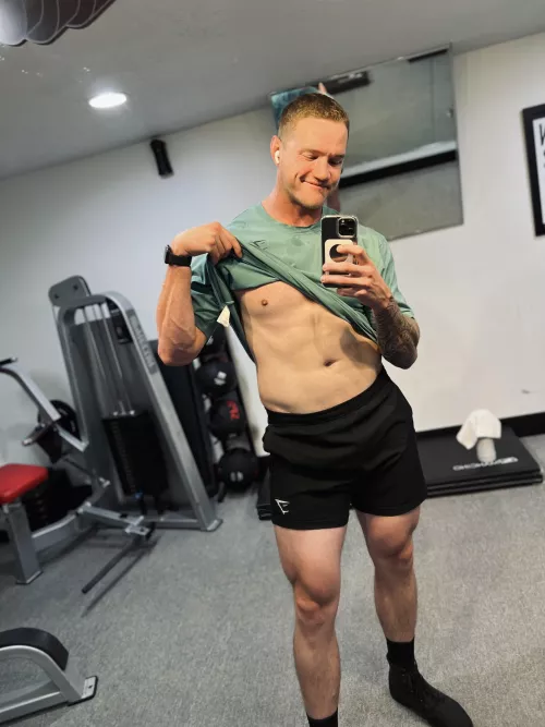 Heavy leg days are a great way to kick off a Friday