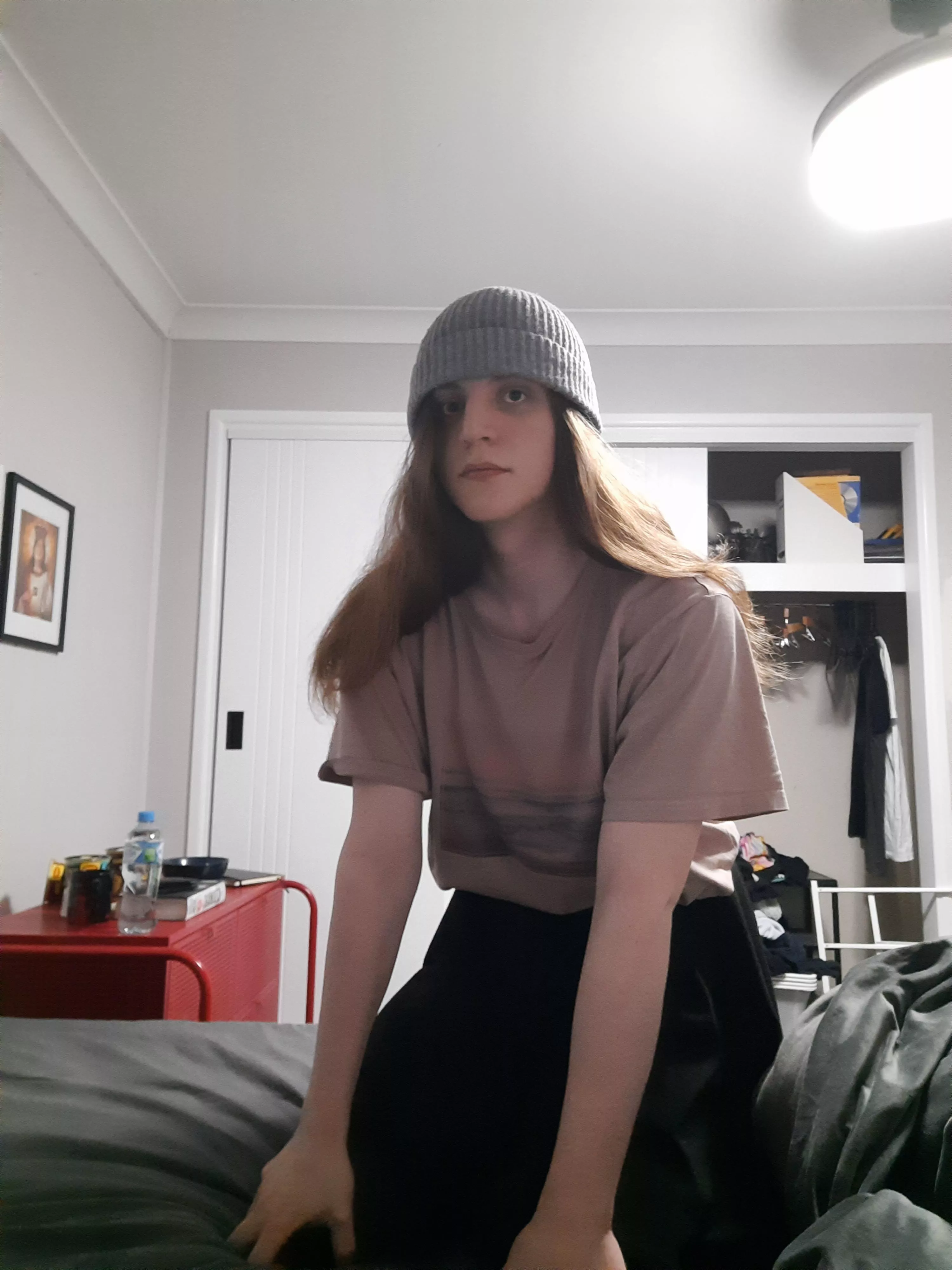 I feel like I give off real comfy vibes... what do you think?