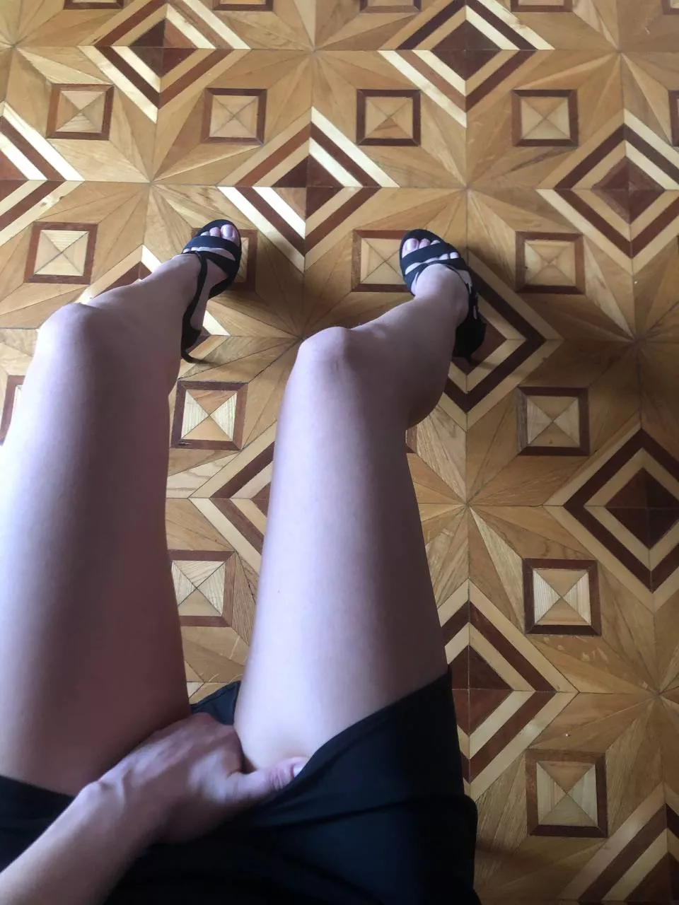 I just stuck my fingers inside me at work, 🥵😈you want to know how wet they are?💦💦