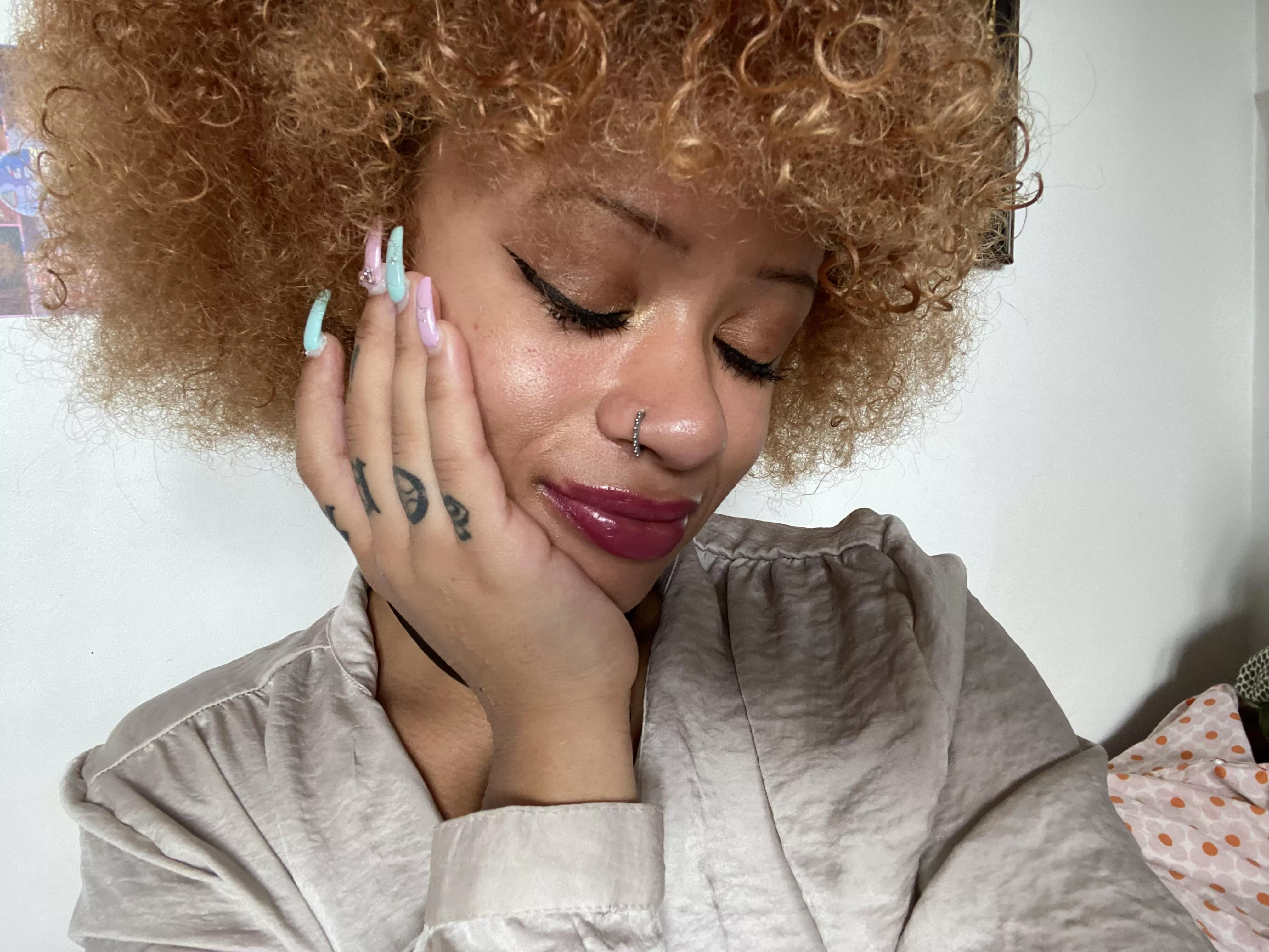 I love the fall so I wanted to do some fall themed makeup