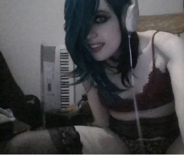 my partner found my sissy pics n now only fucks other men