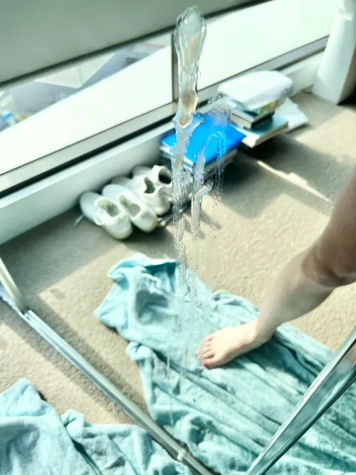 Post gym nut. Needed someone to help me out 🥵 It dripped all over the floor. Oops 🙊