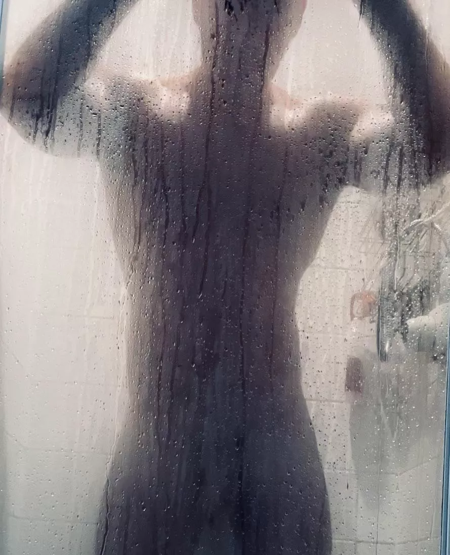 Some of the best moments in life are the ones you can’t tell anyone about 🔥 [m]