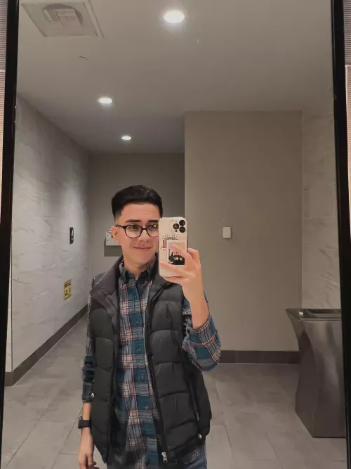 someone play Dead by Daylight w me plz 🥺🥳