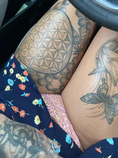 Stuck at a red light 😘