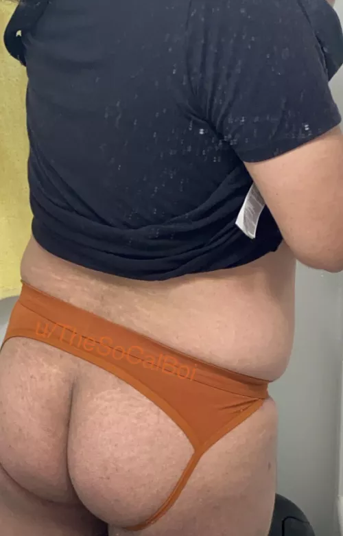 This is a pretty dark orange color and I love the shape