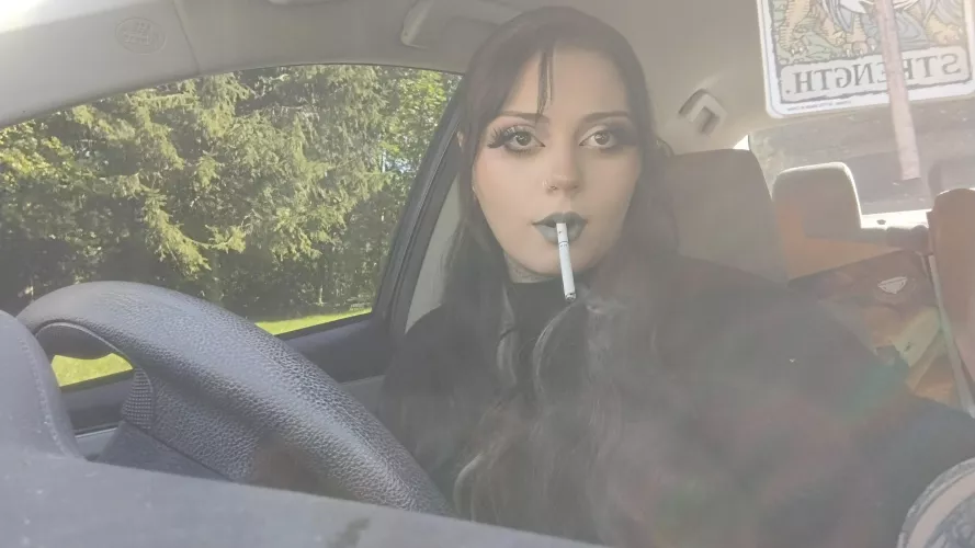 another from yesterday, stuck to my lipstick😋