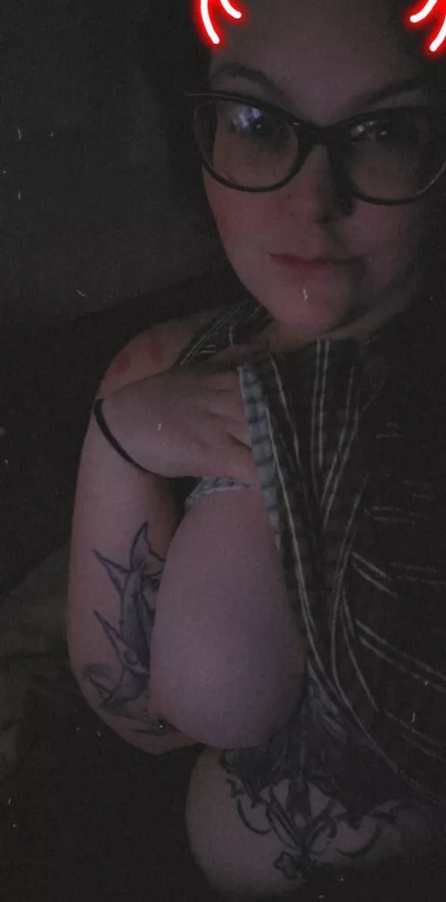 can't go back to sleep so I'm tokin listening to Tokyo revenge and Skits Kraven don't judge me