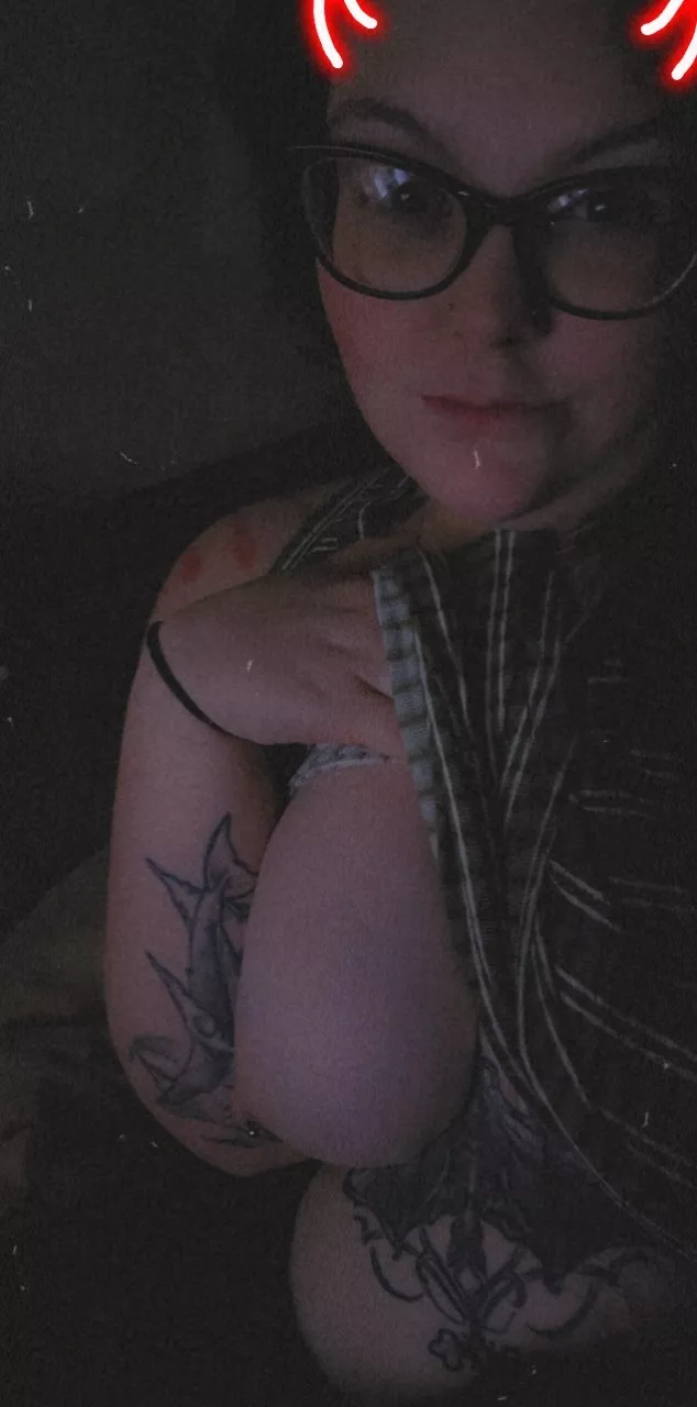 can't go back to sleep so I'm tokin listening to Tokyo revenge and Skits Kraven don't judge me