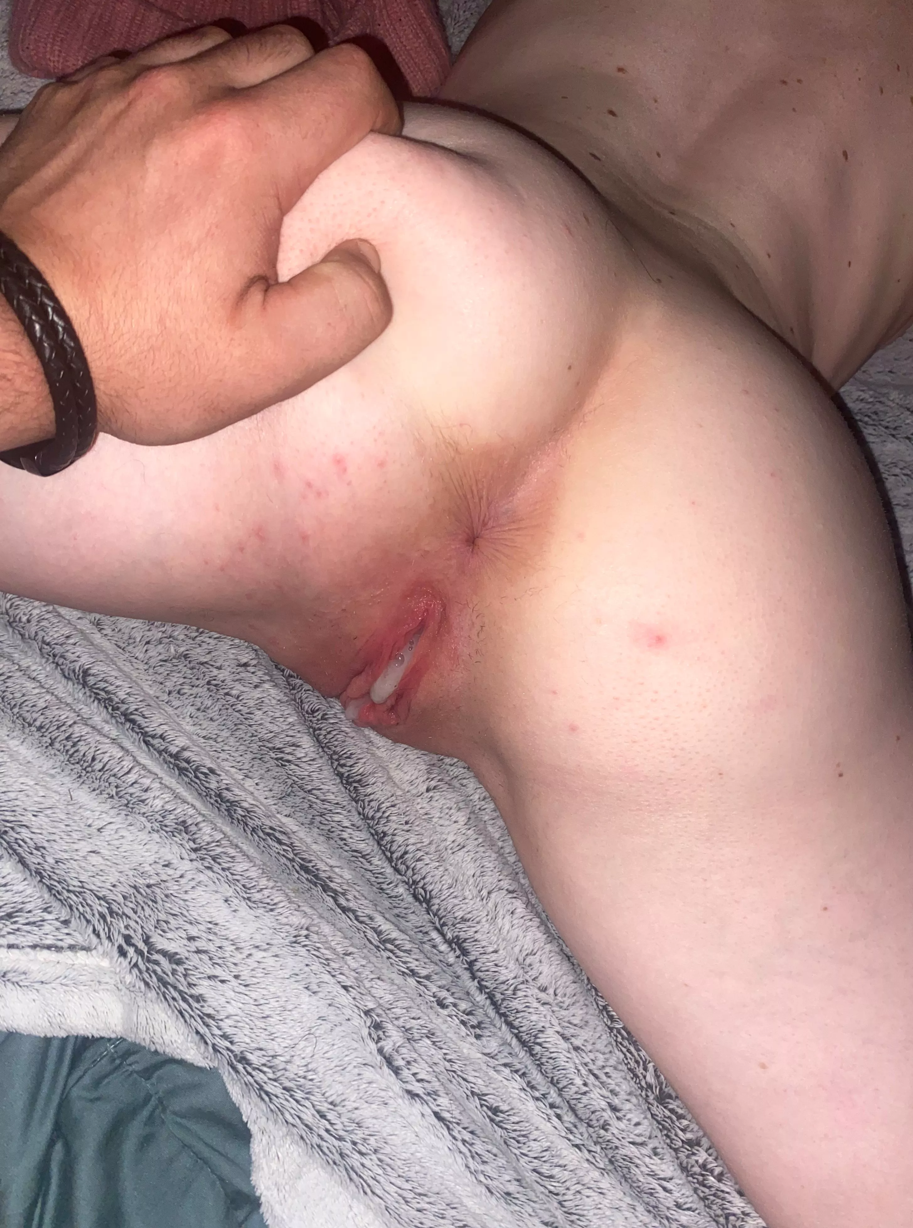 Date night ended up with creaming her pussy 😎