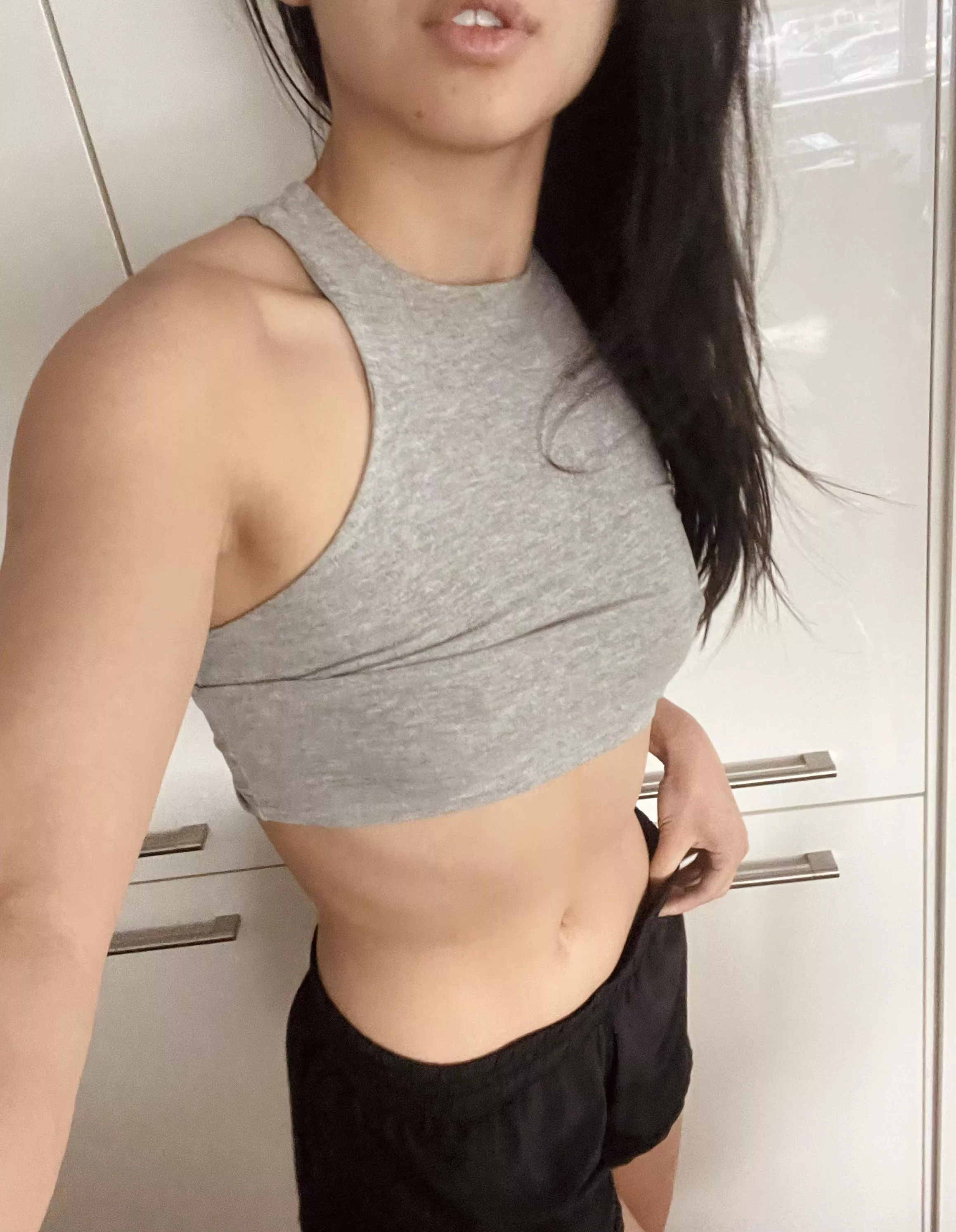 Do you like crop tops?? 👀👀✨✨