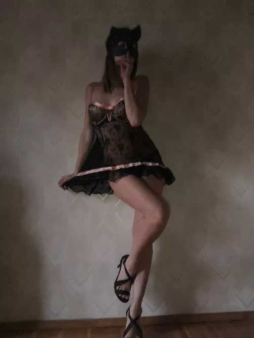 Do you want to use me like I'm your personal barbie toy?🤑👅 (F)