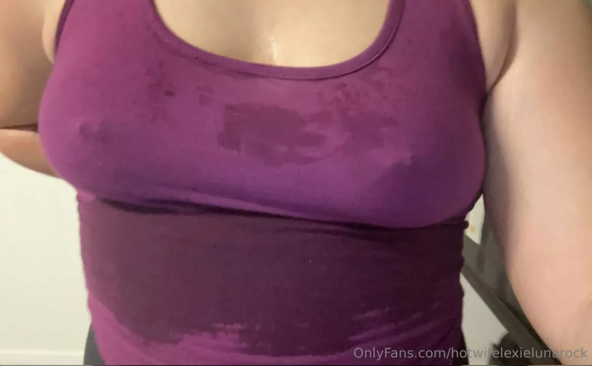 [f] nice and sweaty after a good workout 🥵