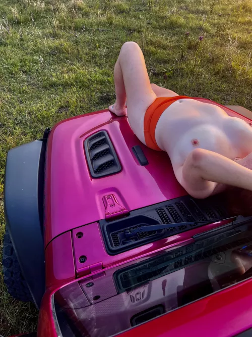 [f] Thinking about riding my big dildo on the hood🌶🔗