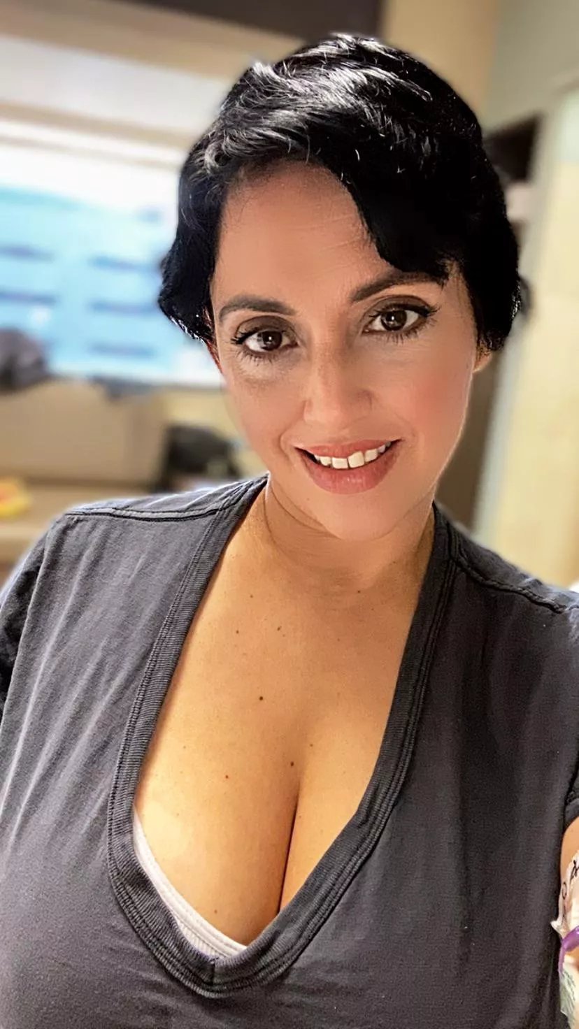 Hey boys 💋. Don’t forget me 🥰❤️‍🩹👈