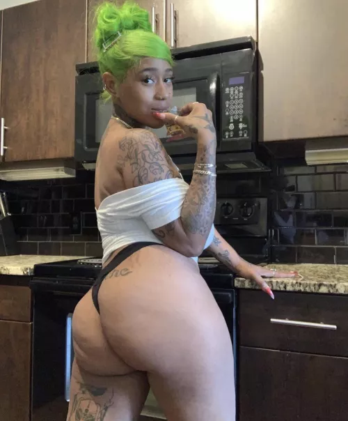 I bit the shot but need you to but my lips.. what you doing this weekend