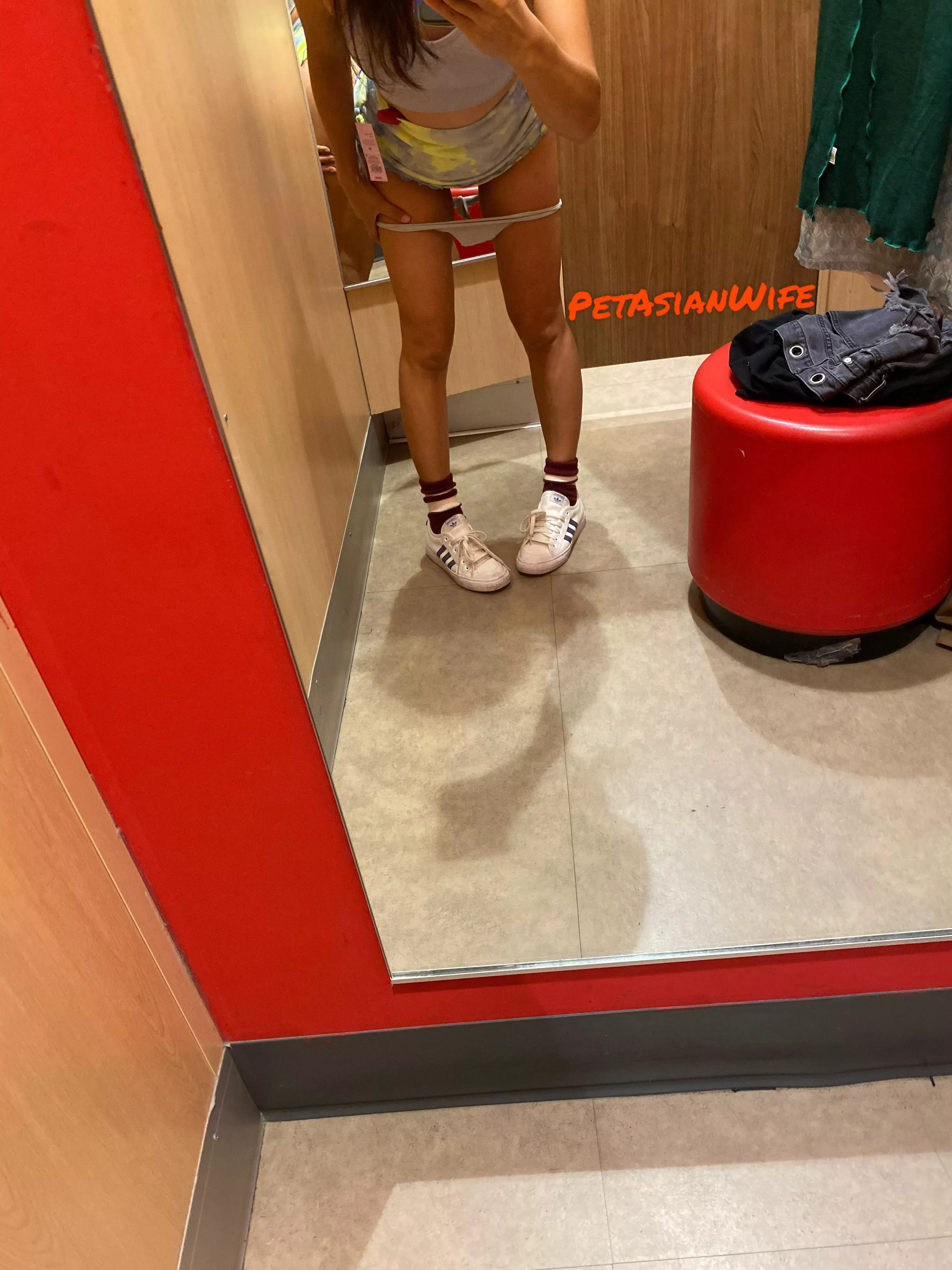 I couldn’t wait to get into the changing rooms today for you guys! 💃