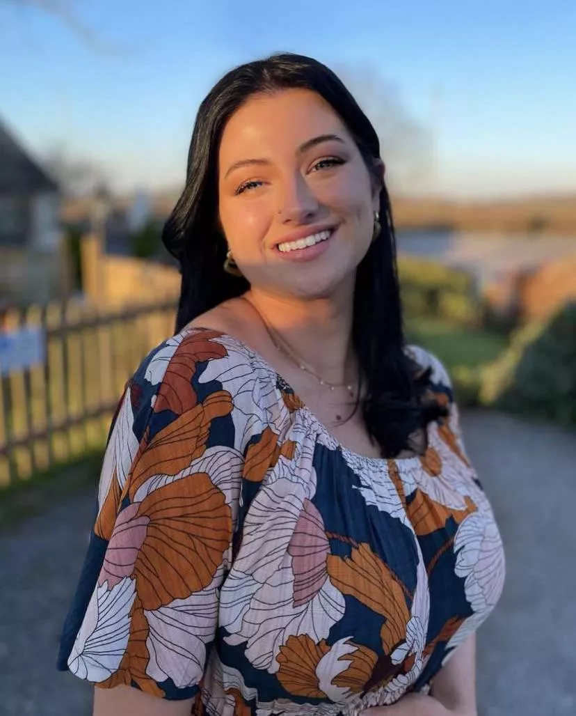 I want you to cum/spit over my slut for her nudes. (If you have a flesh light you get sex tape) Kik: bigboy199777