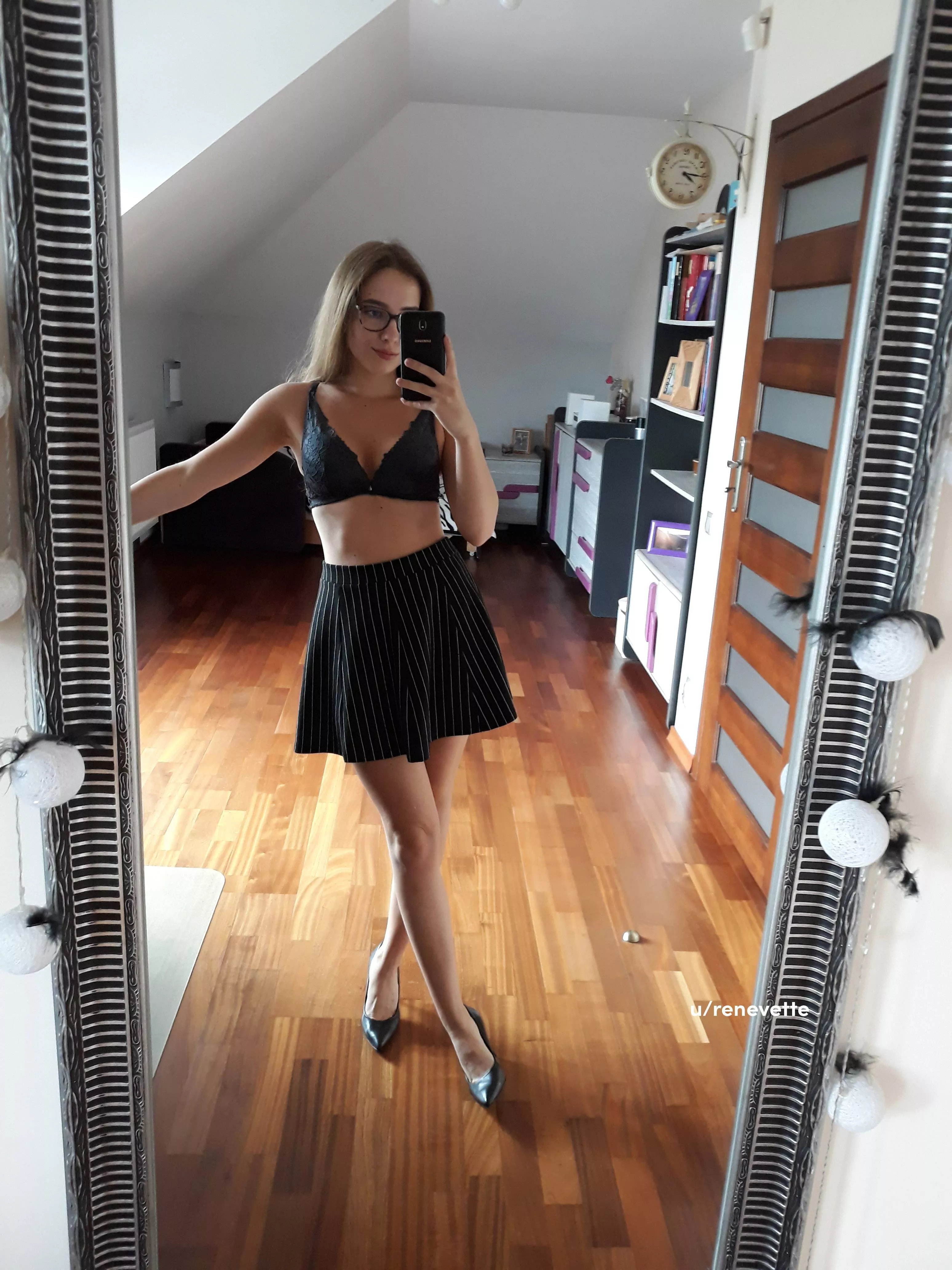 I'm the hot secretary you tell your wife not to worry about [F]