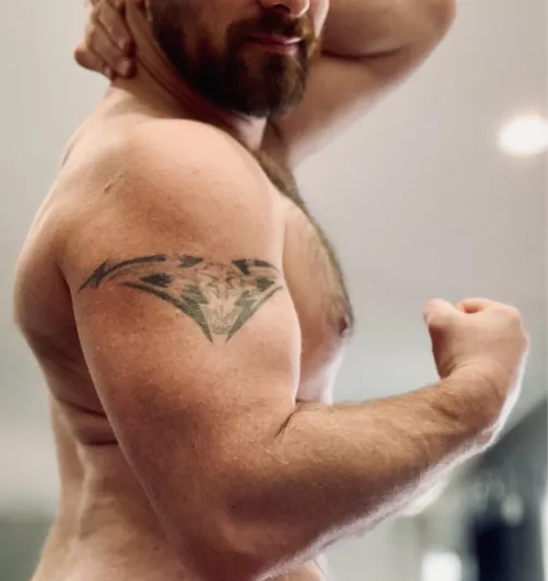 The wife’s cooking isn’t the only thing you can find in the kitchen to snack on (38)