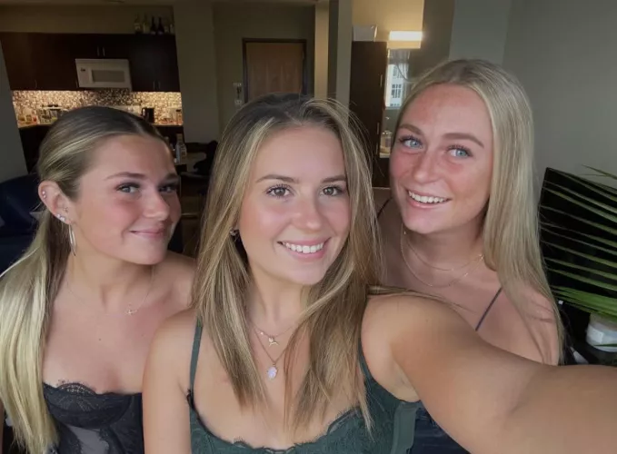 3 blondes
