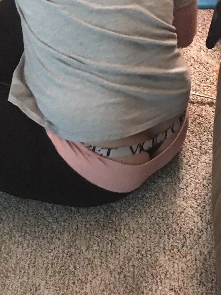 Can’t beat a sexy Victoria’s Secret whaletail, meant to be shown off!