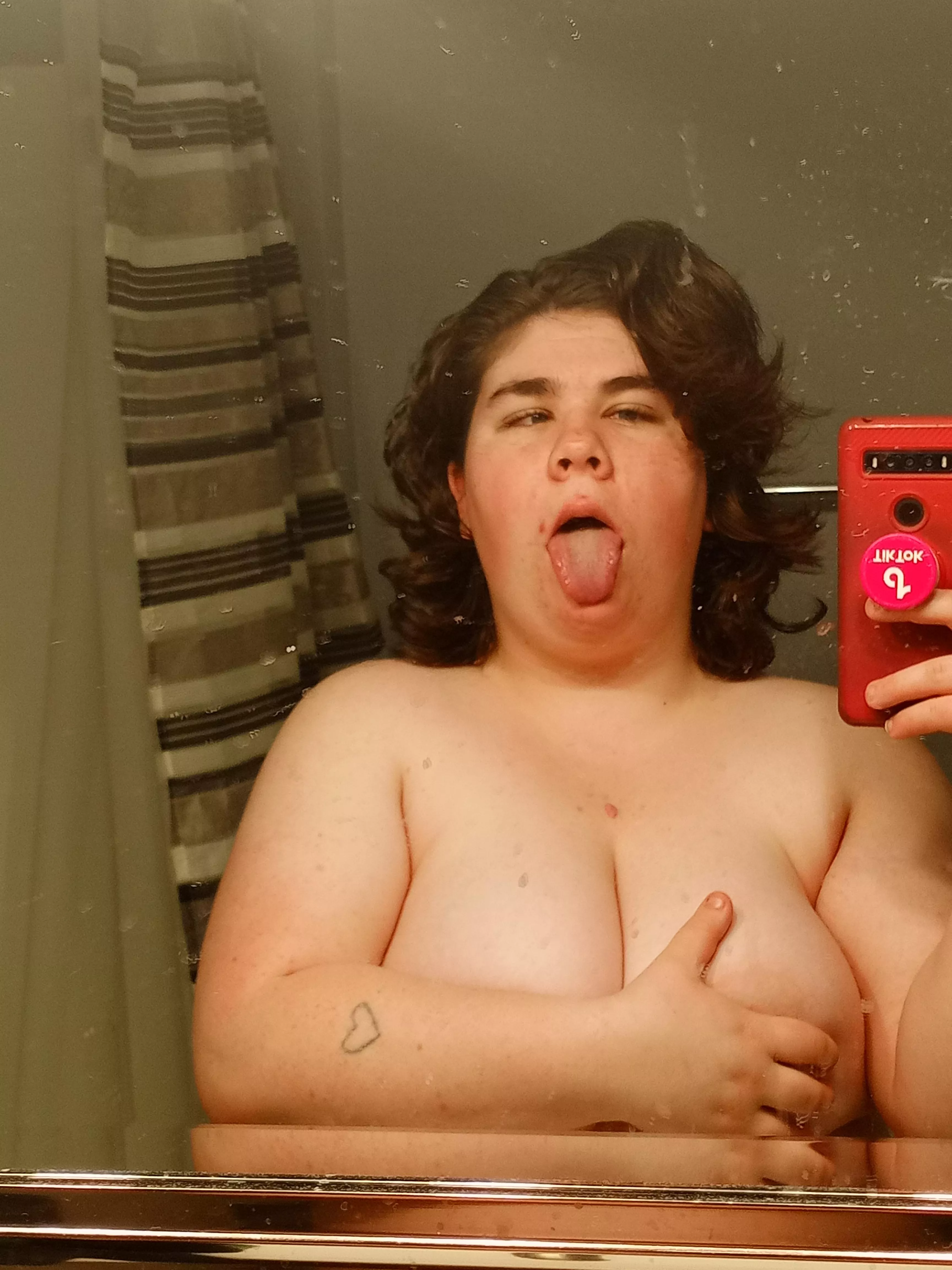 i like to think i would make a cute little doll ☺️