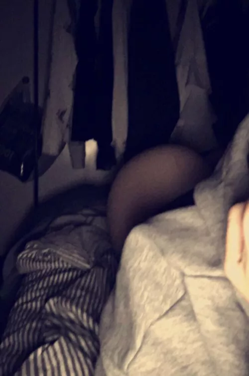 I would honestly let anyone fuck my fat ass rn if they knocked on my door haha. Sunday’s does something to me…