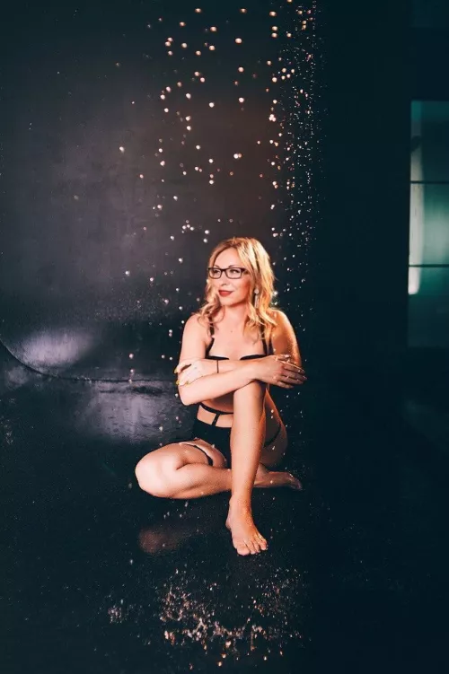 If even one guy l!kes my nude i'll be happy😈 My link in the comment 👇