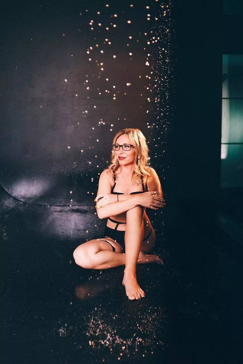 If even one guy l!kes my nude i'll be happy😈 My link in the comment 👇