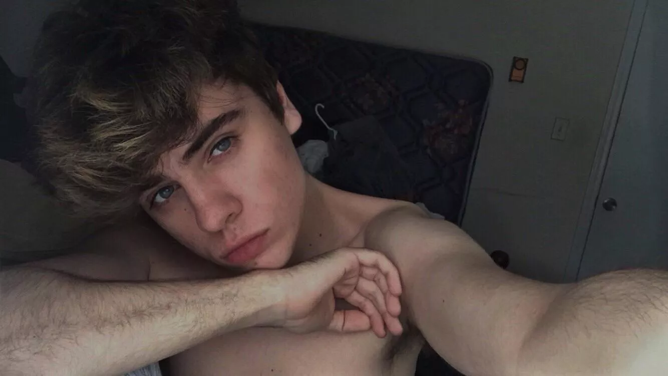 I’m a bit of a hairy twink, I hope that’s okay