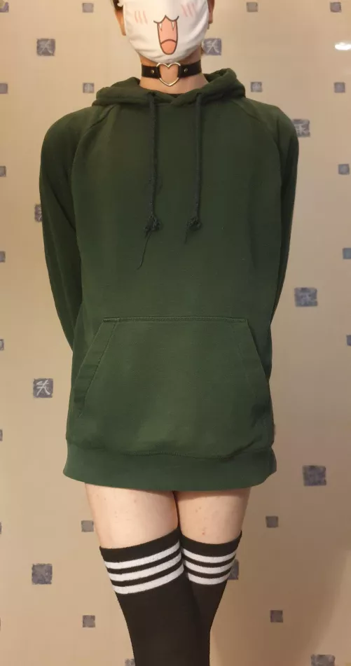 Im in need of cuddles ;3