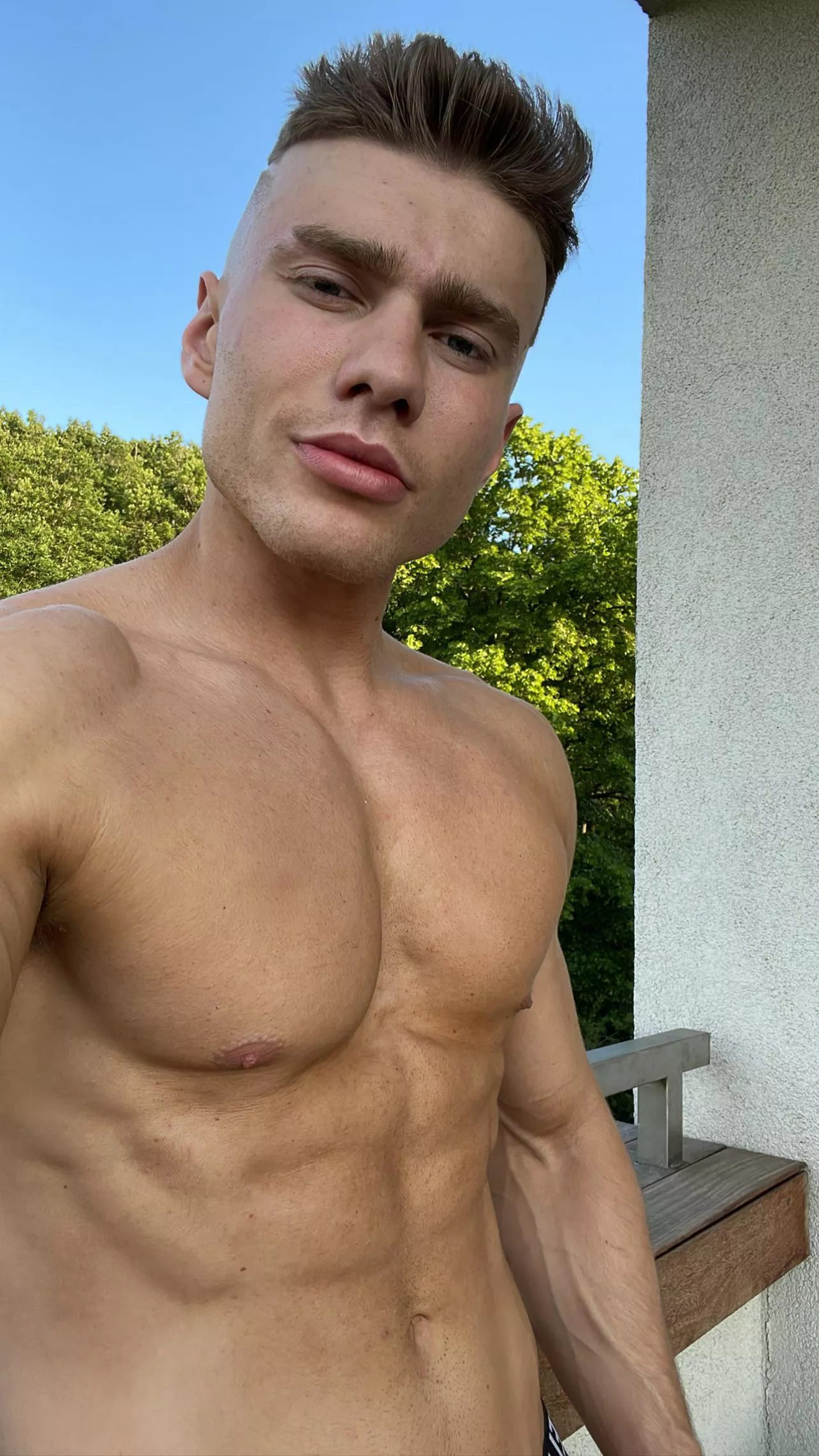 It’s a wonderful day here in Eastern Europe🇸🇰😄