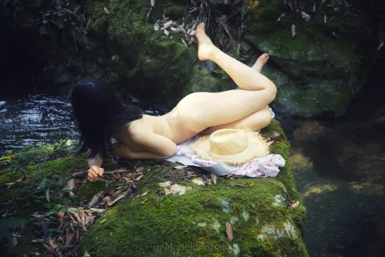 Let’s have a picnic together 🧺 I make the best sandwiches 🥪