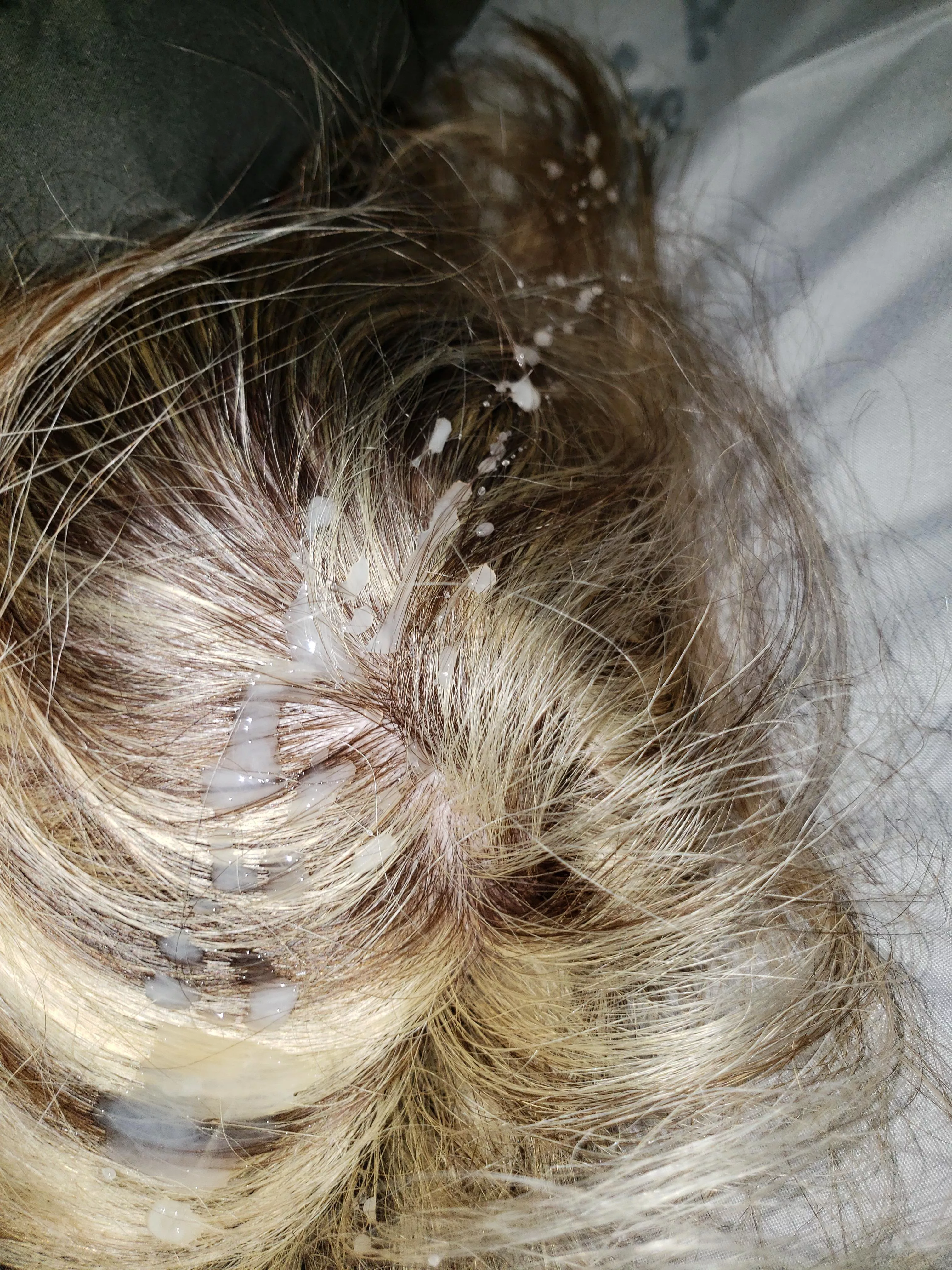 Loads in my hair are so hot 🔥 🥵