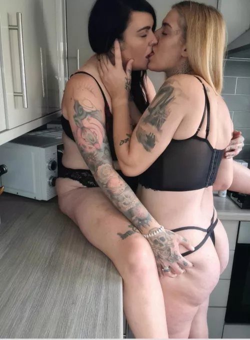 Married lesbian couple..Come play with us 😈💦