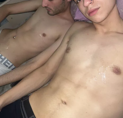 Me [18] and my older bro [20] had a lot of fun 🥵