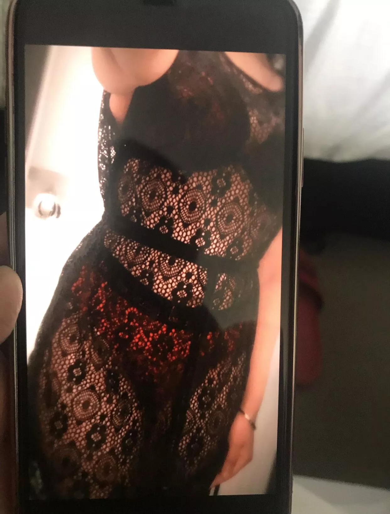 Need to expose my moms nudes, dm to trib and see more (preview below)