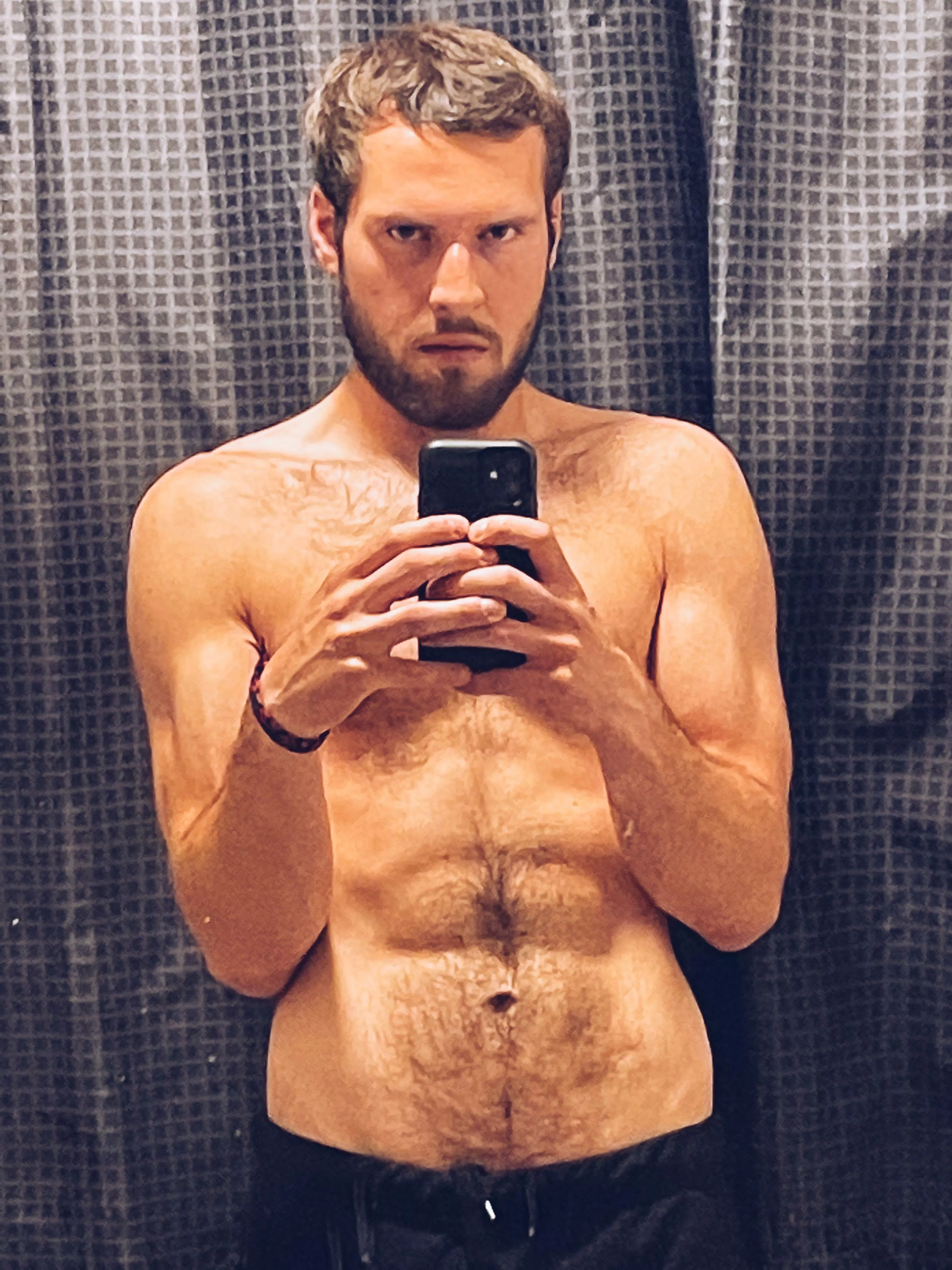 Posting one before before my bulk phase turns my abs into one pack 😬