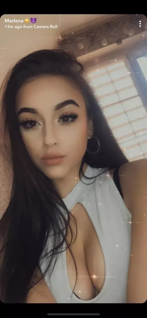 Tribute anyone? If you cum trib I’ll give you her @