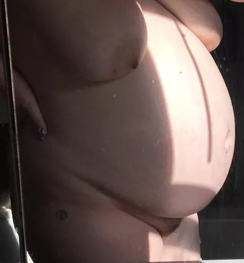 24 weeks pregnant and I feel so sexy and amazing 😜 what do you think?