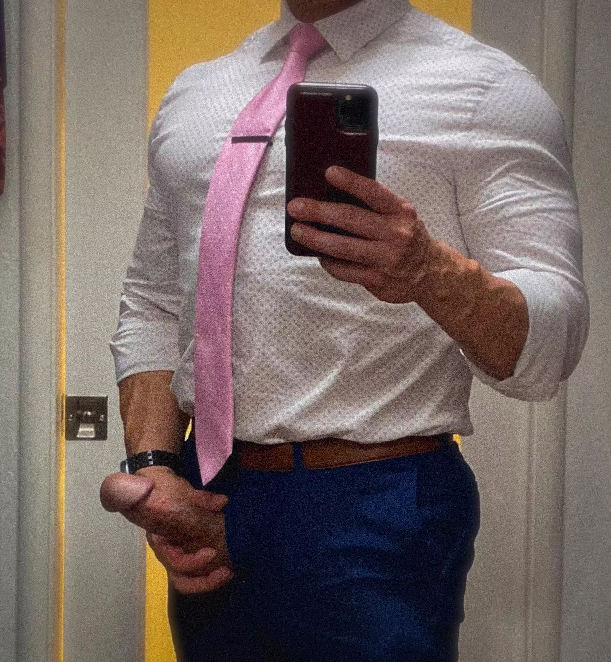 (40’s) The week ahead looks long and hard, but so do I 😁