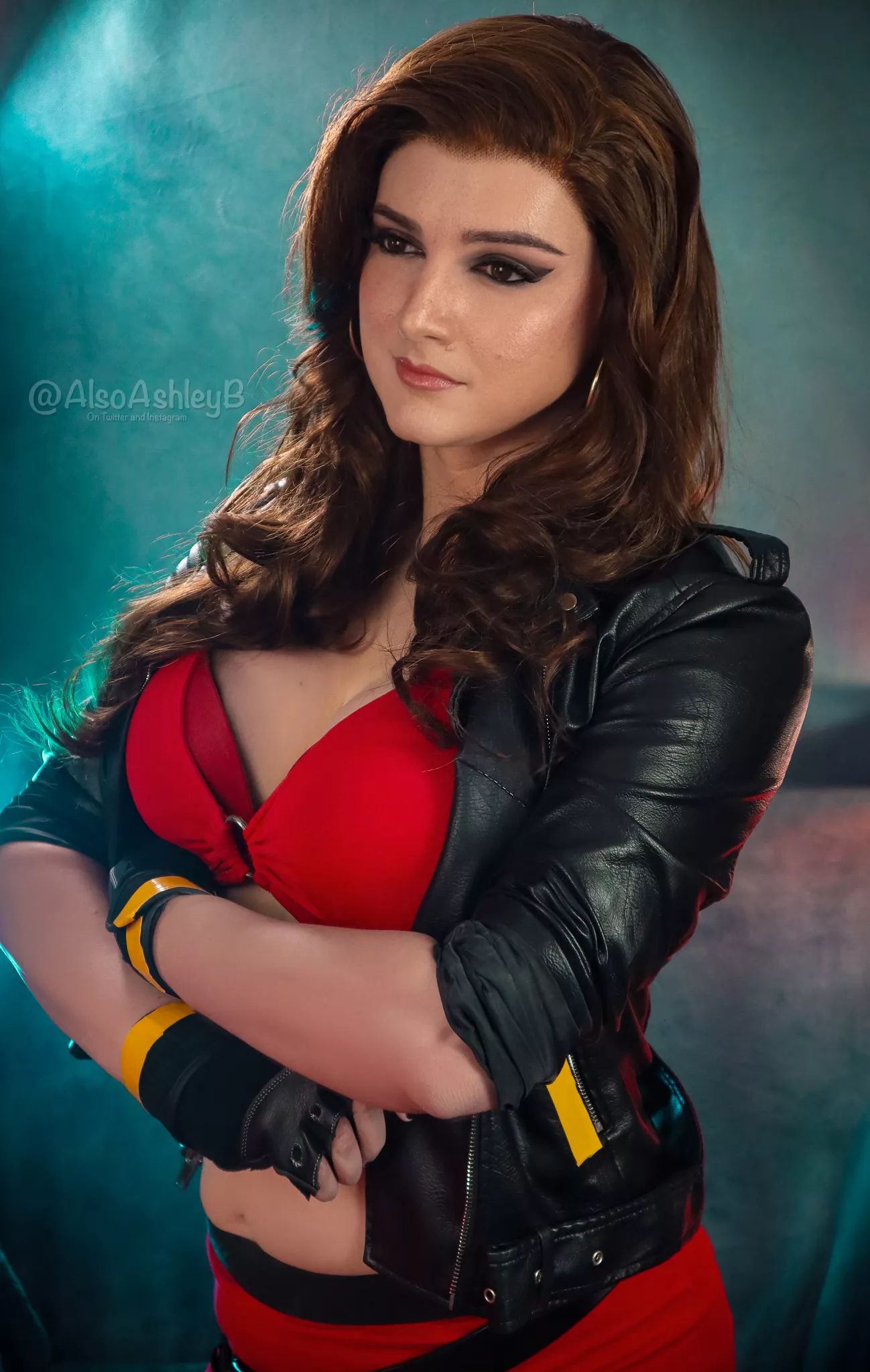 Boob posture is important in cosplay photography 😝