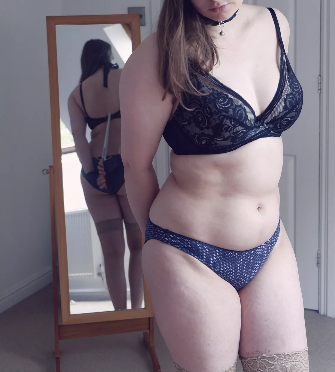 Come closer... 😈 [f]