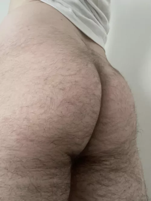 Here’s my butt 🙃