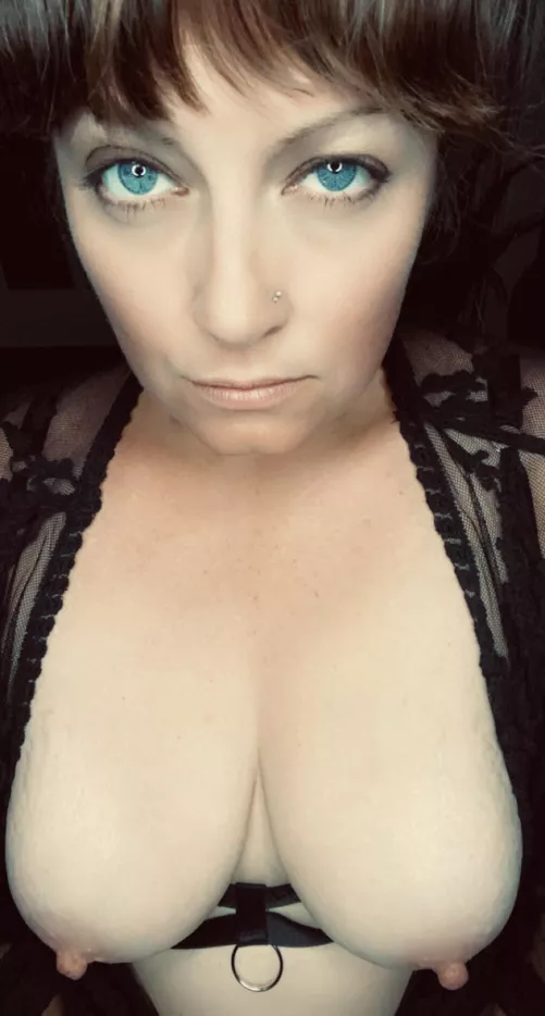 Horny Milf Monday (f) let’s celebrate and skip work